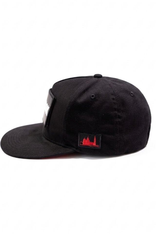 Değiştirilebilir Şehir Nakış Patchli Siyah Hiphop Snapback Şapka – Düz Siperlikli Urban Beyzbol Şapkası