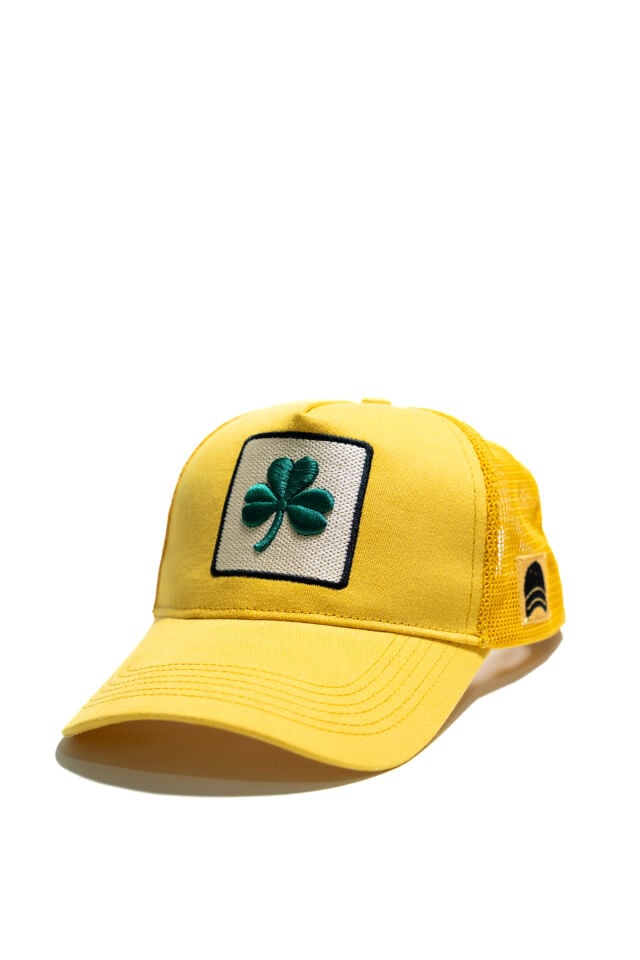 Yonca Nakışlı Trucker Şapka – Patch Detaylı Fileli Şapka