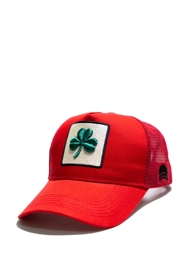Yonca Nakışlı Trucker Şapka – Patch Detaylı Fileli Şapka